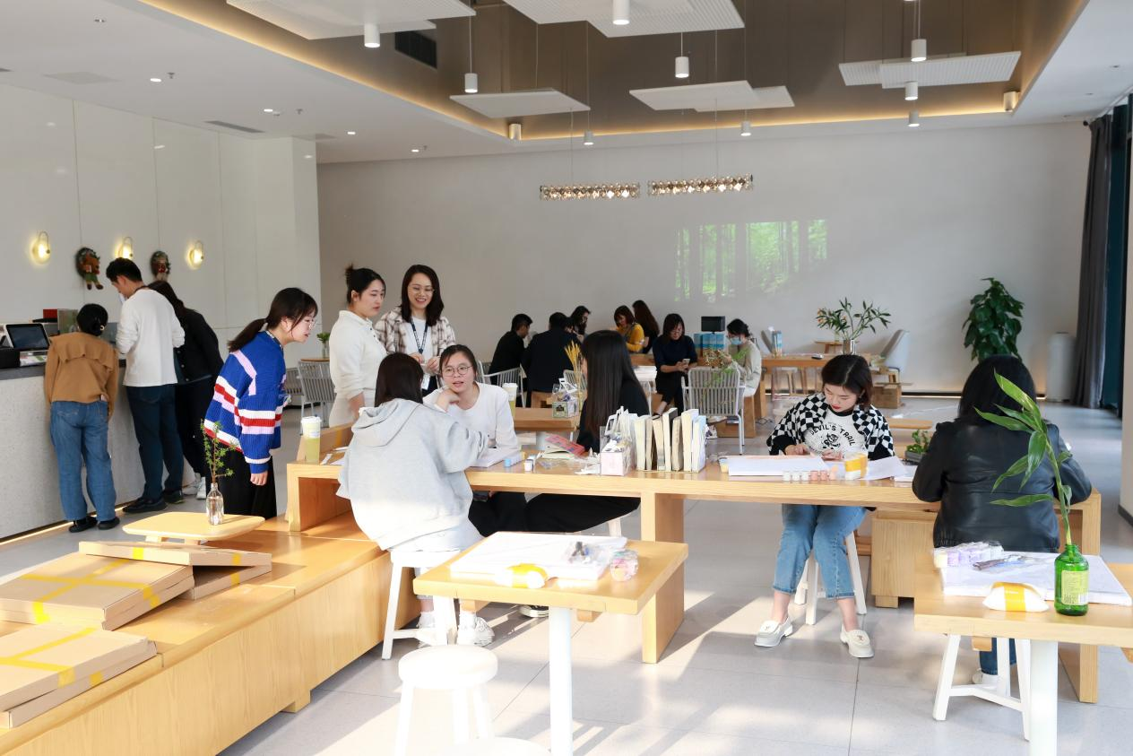 花漾女神，傲然綻放 | 邦彥技術(shù)舉行“花漾女神寵愛(ài)日”活動(dòng)，熱烈慶祝三八國(guó)際婦女節(jié)